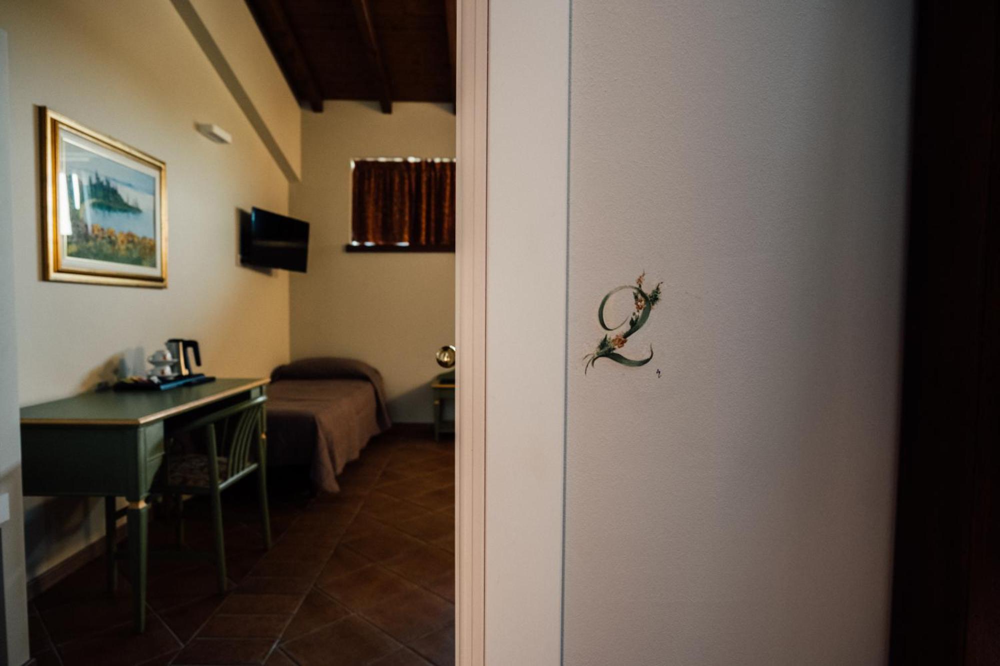 Albergo La Meridiana Castelnuovo del Garda Luaran gambar