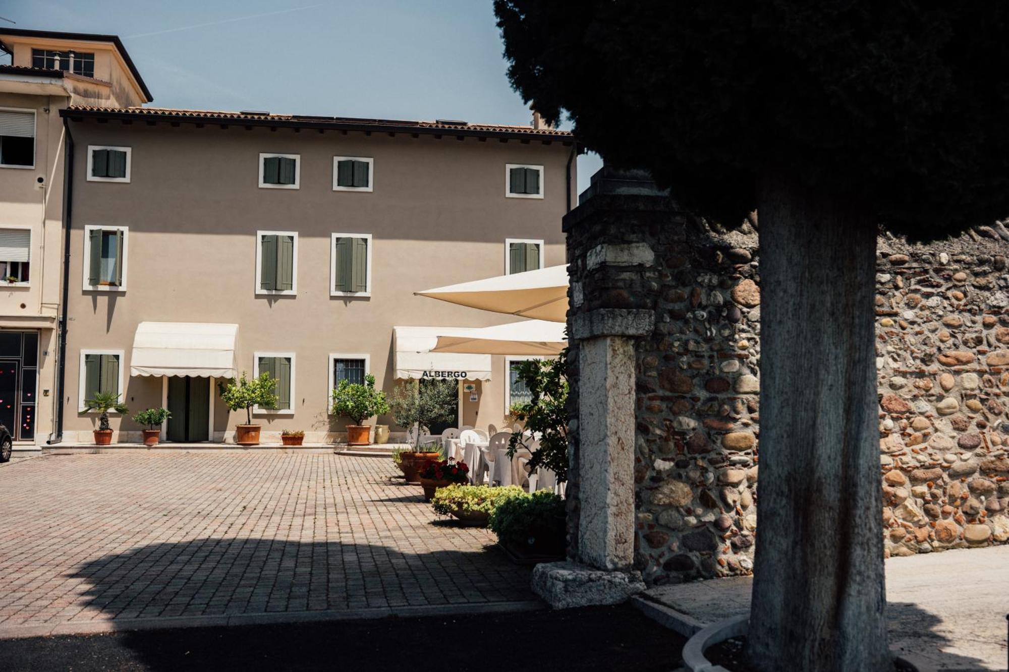 Albergo La Meridiana Castelnuovo del Garda Luaran gambar